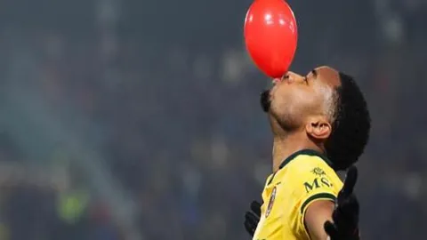 塞巴斯蒂安-阿莱重返欧冠首发，英勇战士归来！